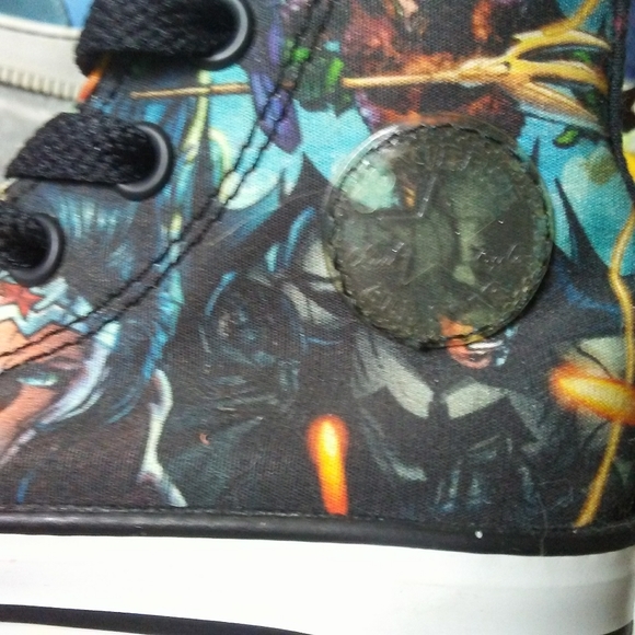 Converse "Justice League" Chuck Taylors - Picture 4 of 12